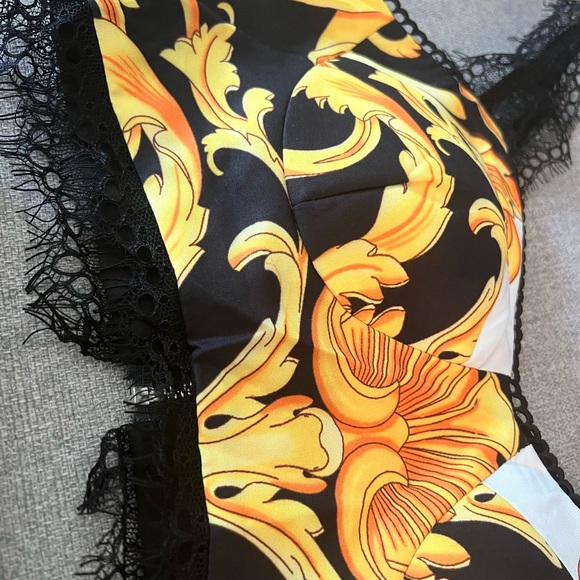 Crop top skirt set - Picture 2 of 8